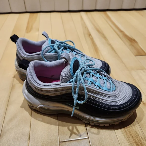 Nike running shoes - Picture 2 of 9